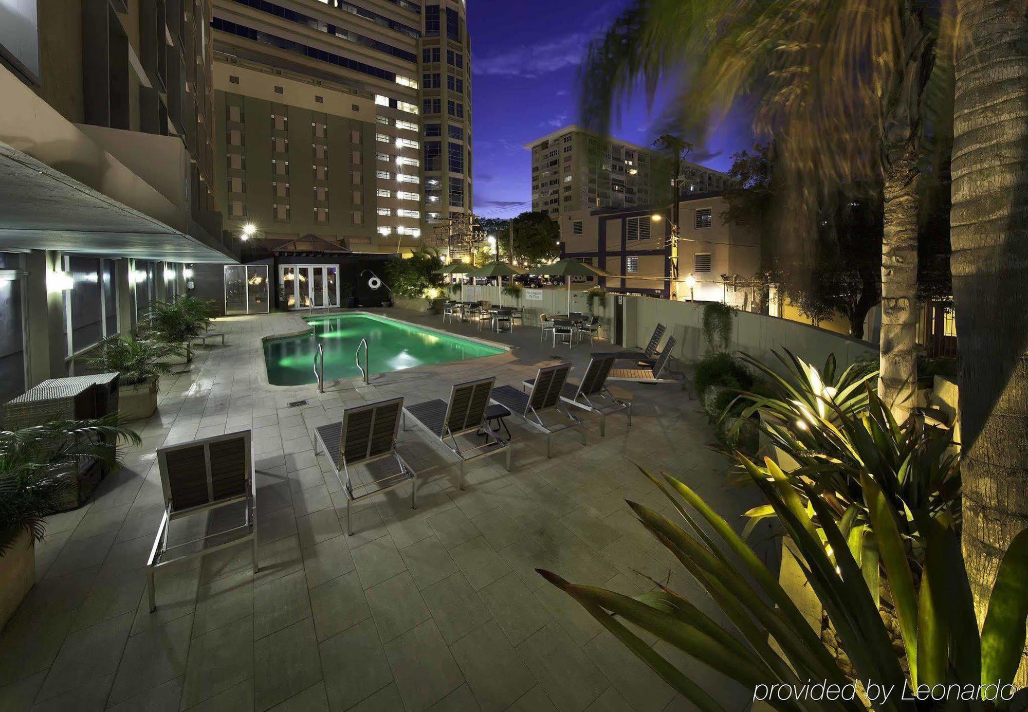 Courtyard By Marriott San Juan Miramar Hotel Exterior foto